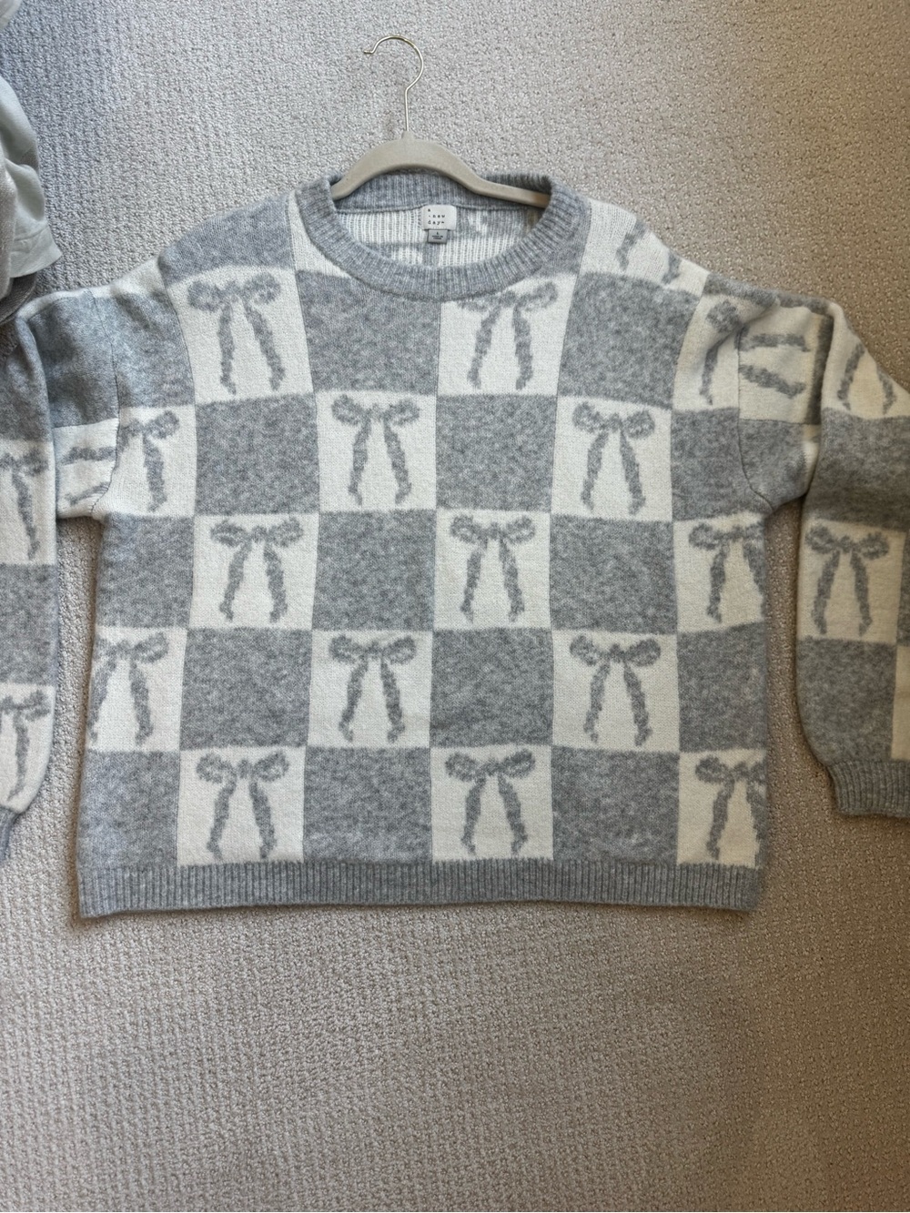 a new day Gray & Cream Checkerboard Bow Crewneck Sweater